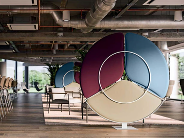 FLOOR PETAL - Sound absorbing freestanding office screen by Quadrifoglio Group - view 2
